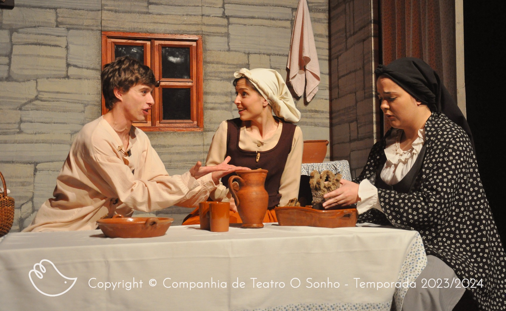 Aquilo que os olhos veem ou o Adamastor Teatro O Sonho