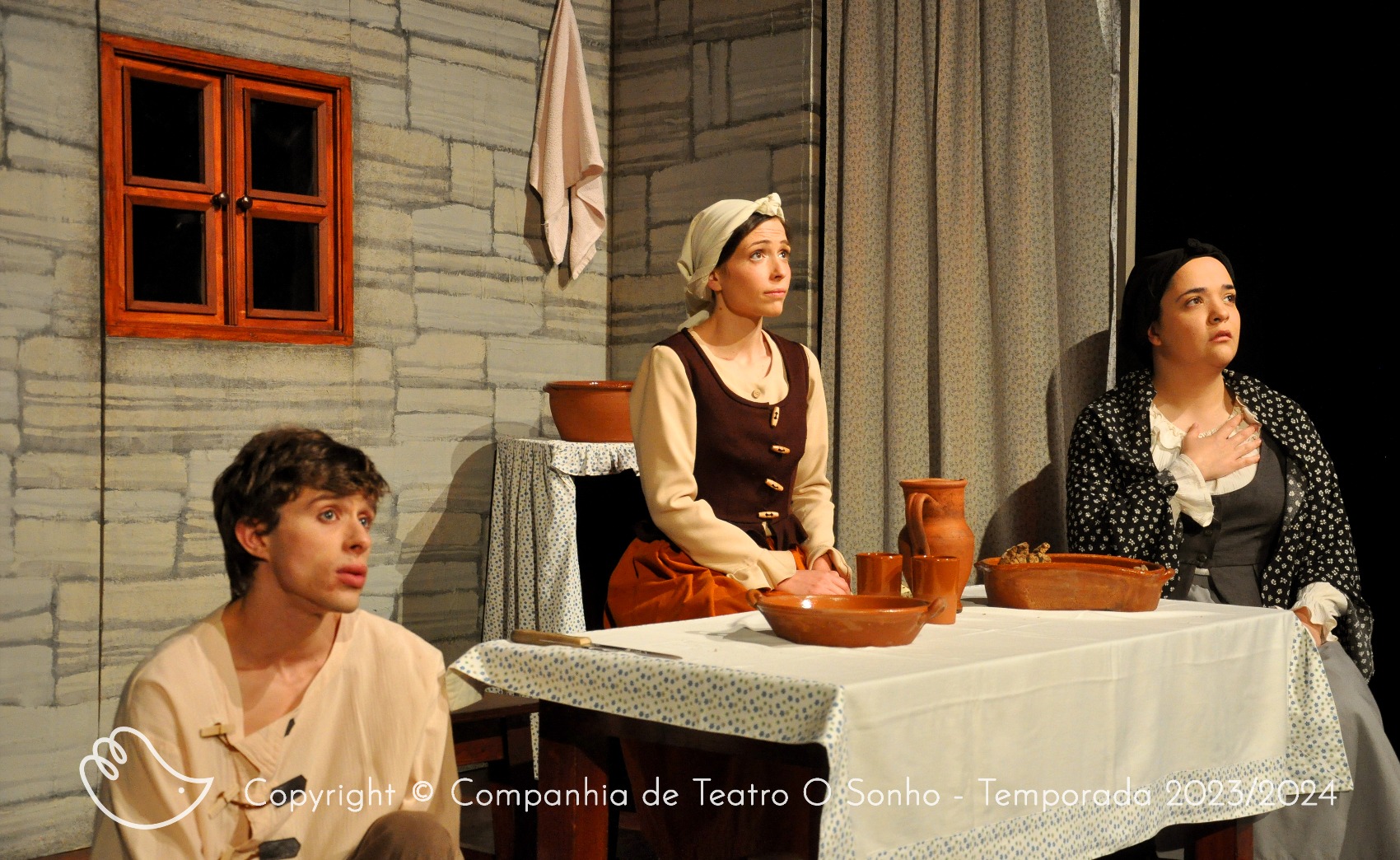 Aquilo que os olhos veem ou o Adamastor Teatro O Sonho